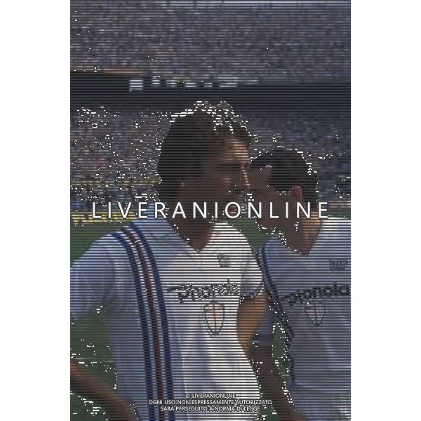 RETROSPETTIVA TREVOR FRANCIS CALCIATORE NELLA FOTO TREVOR FRANCIS CON LA MAGLIA DELLA SAMPDORIA CALCIO AG ALDO LIVERANI SAS