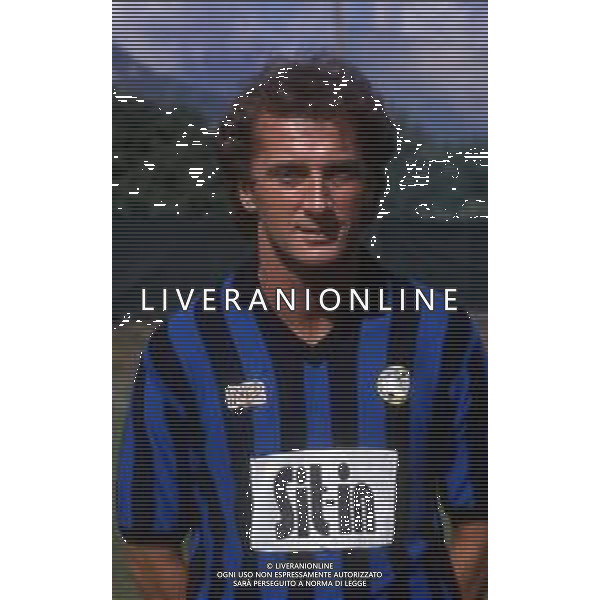 RETROSPETTIVA TREVOR FRANCIS CALCIATORE NELLA FOTO TREVOR FRANCIS CON LA MAGLIA DELL\'ATALANTA CALCIO AG ALDO LIVERANI SAS