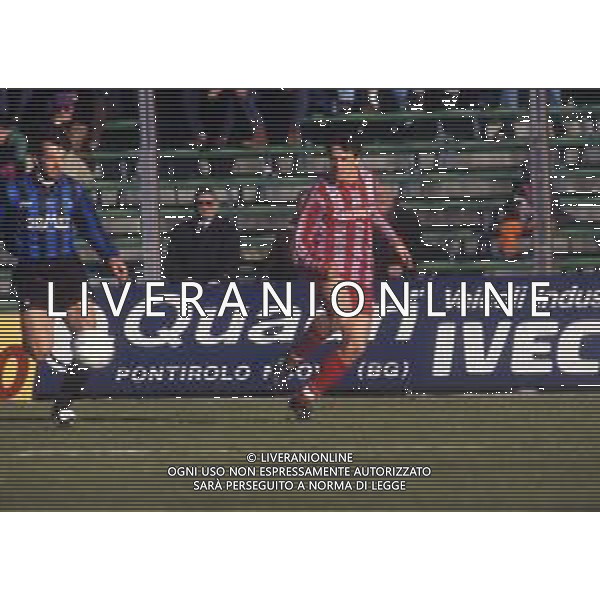 RETROSPETTIVA FLORIJANCIC MATJAZ CALCIATORE NELLA FOTO FLORIJANCIC MATJAZ CON LA MAGLIA DELLA CREMONESE AG ALDO LIVERANI SAS