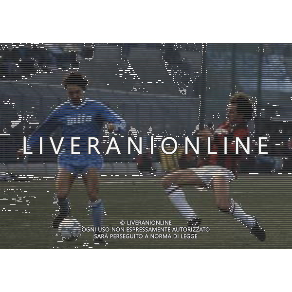 RETROSPETTIVA GIOVANNI INVERNIZZI CALCIATORE NELLA FOTO GIOVANNI INVERNIZZI CN LA MAGLIA DEL COMO CALCIO AG ALDO LIVERANI SAS