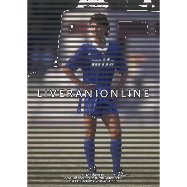 RETROSPETTIVA GIOVANNI INVERNIZZI CALCIATORE NELLA FOTO GIOVANNI INVERNIZZI CN LA MAGLIA DEL COMO CALCIO AG ALDO LIVERANI SAS