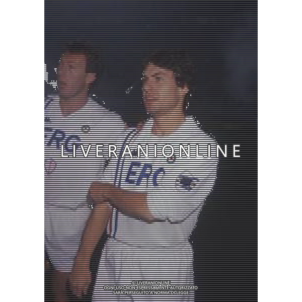RETROSPETTIVA GIOVANNI INVERNIZZI CALCIATORE NELLA FOTO GIOVANNI INVERNIZZI CON LA MAGLIA DELLA SAMPDORIA CALCIO AG ALDO LIVERANI SAS