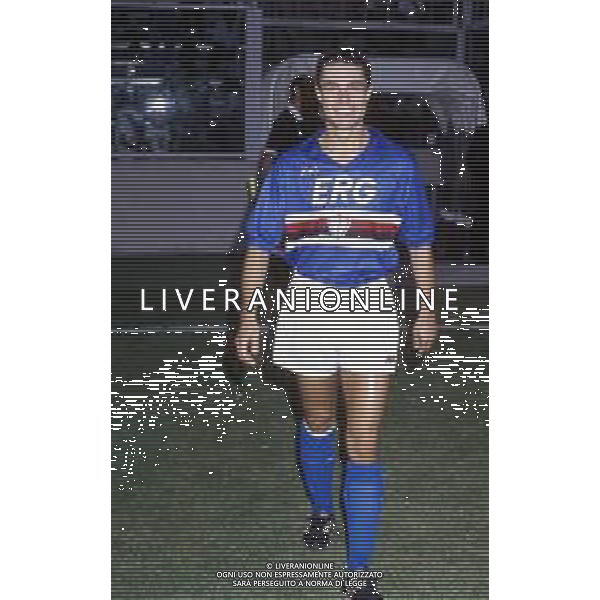 RETROSPETTIVA GIOVANNI INVERNIZZI CALCIATORE NELLA FOTO GIOVANNI INVERNIZZI CON LA MAGLIA DELLA SAMPDORIA CALCIO AG ALDO LIVERANI SAS