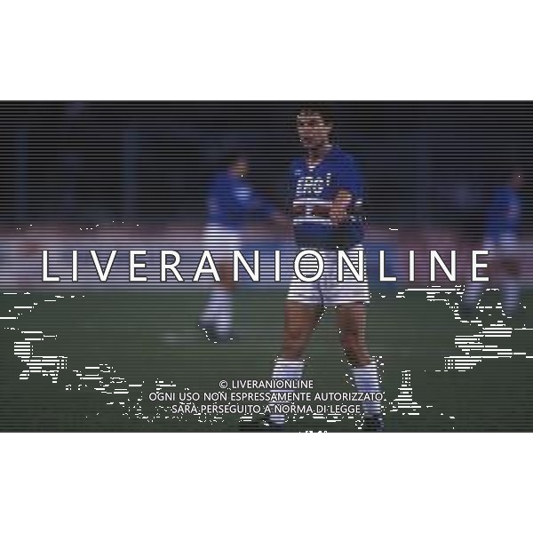 RETROSPETTIVA GIOVANNI INVERNIZZI CALCIATORE NELLA FOTO GIOVANNI INVERNIZZI CON LA MAGLIA DELLA SAMPDORIA CALCIO AG ALDO LIVERANI SAS