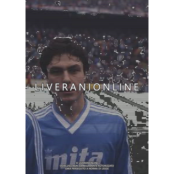RETROSPETTIVA GIOVANNI INVERNIZZI CALCIATORE NELLA FOTO GIOVANNI INVERNIZZI CN LA MAGLIA DEL COMO CALCIO AG ALDO LIVERANI SAS
