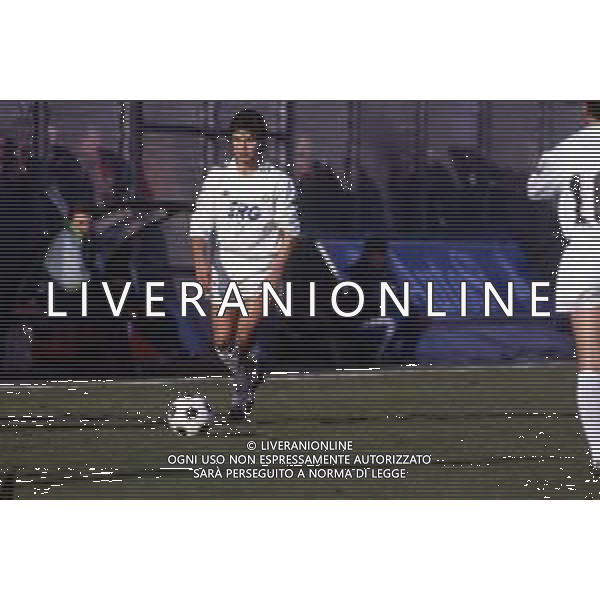 RETROSPETTIVA GIOVANNI INVERNIZZI CALCIATORE NELLA FOTO GIOVANNI INVERNIZZI CON LA MAGLIA DELLA SAMPDORIA CALCIO AG ALDO LIVERANI SAS