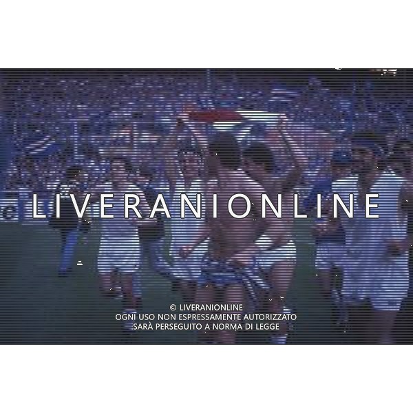 RETROSPETTIVA GIOVANNI INVERNIZZI CALCIATORE NELLA FOTO GIOVANNI INVERNIZZI CON LA MAGLIA DELLA SAMPDORIA CALCIO AG ALDO LIVERANI SAS