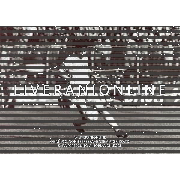 RETROSPETTIVA GIOVANNI INVERNIZZI CALCIATORE NELLA FOTO GIOVANNI INVERNIZZI CN LA MAGLIA DEL COMO CALCIO AG ALDO LIVERANI SAS