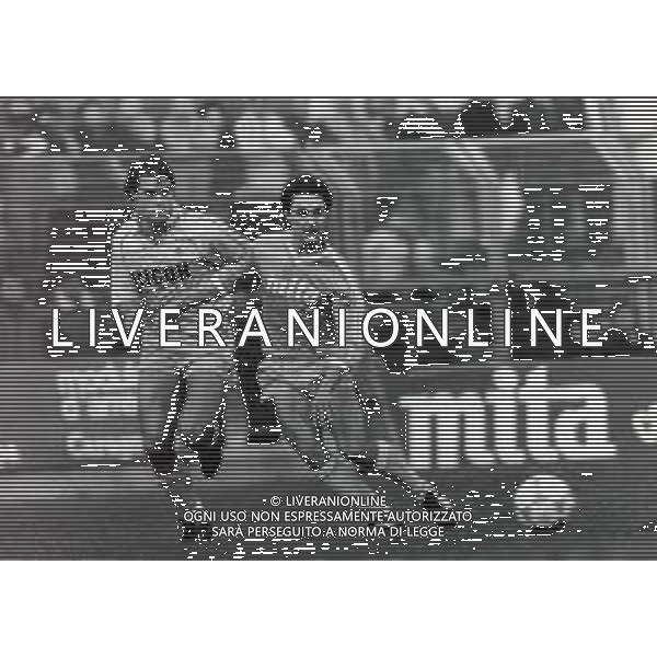 RETROSPETTIVA GIOVANNI INVERNIZZI CALCIATORE NELLA FOTO GIOVANNI INVERNIZZI CN LA MAGLIA DEL COMO CALCIO NELLA PARTITA COMO VERONA E THOMAS BERTHOLD AG ALDO LIVERANI SAS