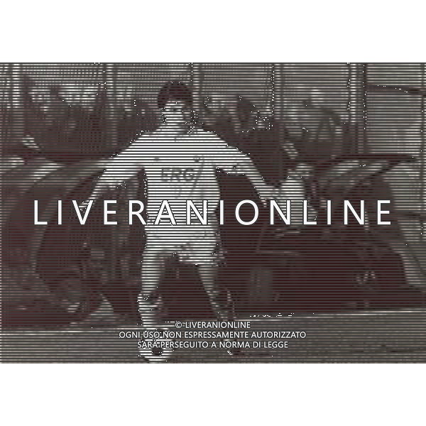 RETROSPETTIVA GIOVANNI INVERNIZZI CALCIATORE NELLA FOTO GIOVANNI INVERNIZZI CON LA MAGLIA DELLA SAMPDORIA CALCIO AG ALDO LIVERANI SAS