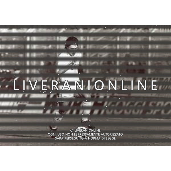 RETROSPETTIVA GIOVANNI INVERNIZZI CALCIATORE NELLA FOTO GIOVANNI INVERNIZZI CON LA MAGLIA DELLA SAMPDORIA CALCIO AG ALDO LIVERANI SAS