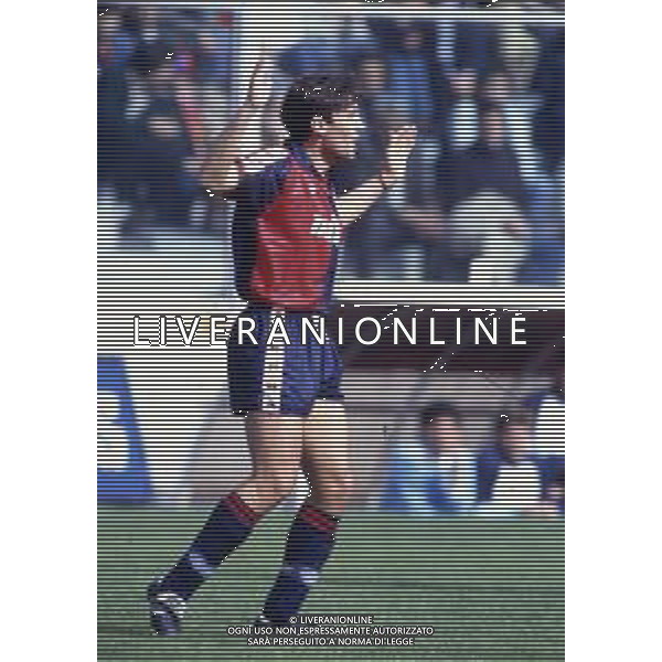 RETROSPETTIVA VALERIANO FIORIN CALCIATORE NELLA FOTO VALERIANO FIORIN CON LA MAGLIA GENOA CALCIO AG ALDO LIVERANI SAS