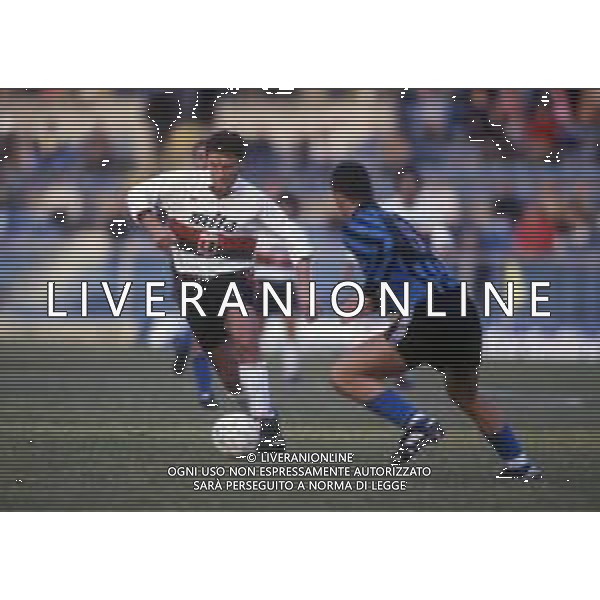 RETROSPETTIVA VALERIANO FIORIN CALCIATORE NELLA FOTO VALERIANO FIORIN CON LA MAGLIA GENOA CALCIO AG ALDO LIVERANI SAS