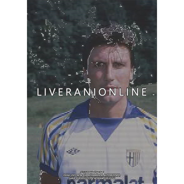 RETROSPETTIVA VALERIANO FIORIN CALCIATORE NELLA FOTO VALERIANO FIORIN CON LA MAGLIA DEL PARMA CALCIO AG ALDO LIVERANI SAS