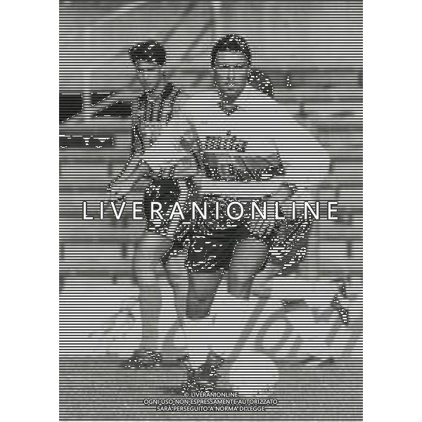 RETROSPETTIVA VALERIANO FIORIN CALCIATORE NELLA FOTO VALERIANO FIORIN CON LA MAGLIA GENOA CALCIO AG ALDO LIVERANI SAS