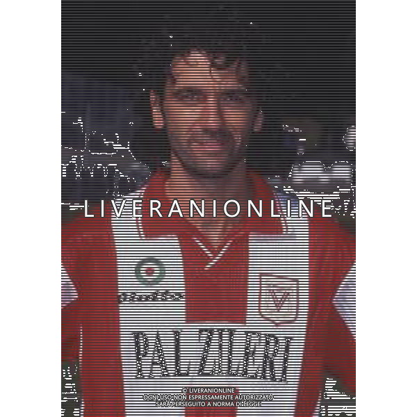 RETROSPETTIVA VIVIANI FABIO CALCIATORE NELLA FOTO VIVIANI FABIO CON LA MAGLIA DEL VICENZA CALCIO AG ALDO LIVERANI SAS 