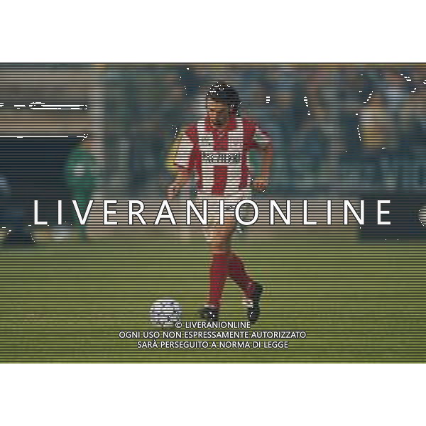 RETROSPETTIVA VIVIANI FABIO CALCIATORE NELLA FOTO VIVIANI FABIO CON LA MAGLIA DEL VICENZA CALCIO AG ALDO LIVERANI SAS 