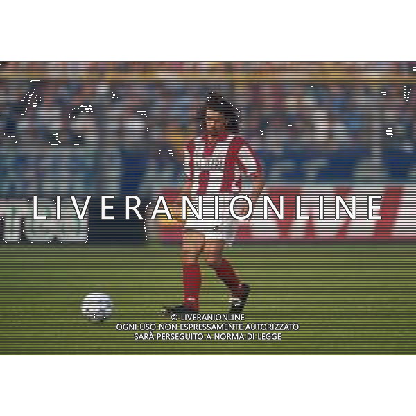 RETROSPETTIVA VIVIANI FABIO CALCIATORE NELLA FOTO VIVIANI FABIO CON LA MAGLIA DEL VICENZA CALCIO AG ALDO LIVERANI SAS 