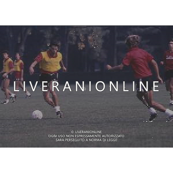 RETROSPETTIVA VIVIANI FABIO CALCIATORE NELLA FOTO VIVIANI FABIO CON LAMAGLIA DEL MILAN AG ALDO LIVERANI SAS 