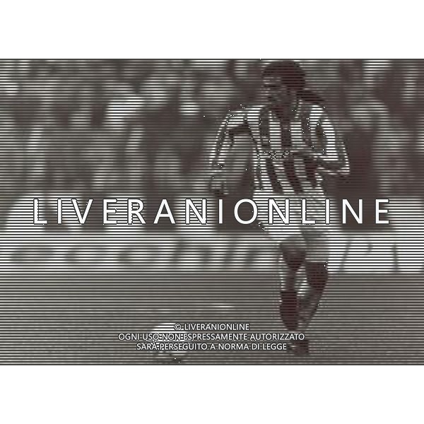 RETROSPETTIVA VIVIANI FABIO CALCIATORE NELLA FOTO VIVIANI FABIO CON LA MAGLIA DEL VICENZA CALCIO AG ALDO LIVERANI SAS 