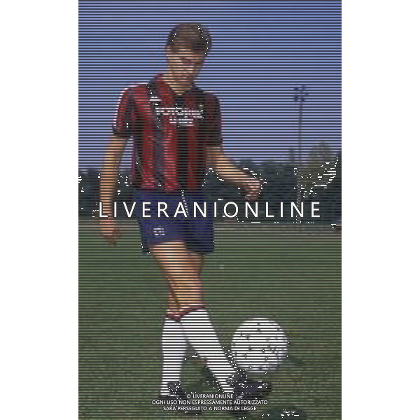 RETROSPETTIVA FRANCESCO ZANONCELLI CALCIATORE NELLA FOTO FRANCESCO ZANONCELLI CON LA MAGLIA DEL MILAN AG ALDO LIVERANI SAS