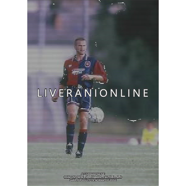 RETROSPETTIVA FRANCESCO ZANONCELLI CALCIATORE NELLA FOTO FRANCESCO ZANONCELLI CON LA MAGLIA DEL CAGLIARI CALCIO AG ALDO LIVERANI SAS