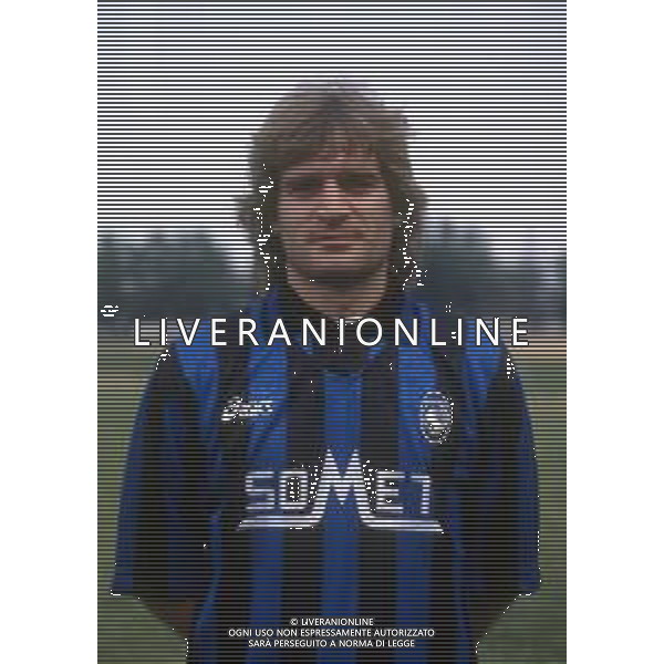 RETROSPETTIVA MAURO VALENTINI CALCIATORE NELLA FOTO MAURO VALENTINI CON LA MAGLIA DELL\'ATALANTA CALCIO AG ALDO LIVERANI SAS