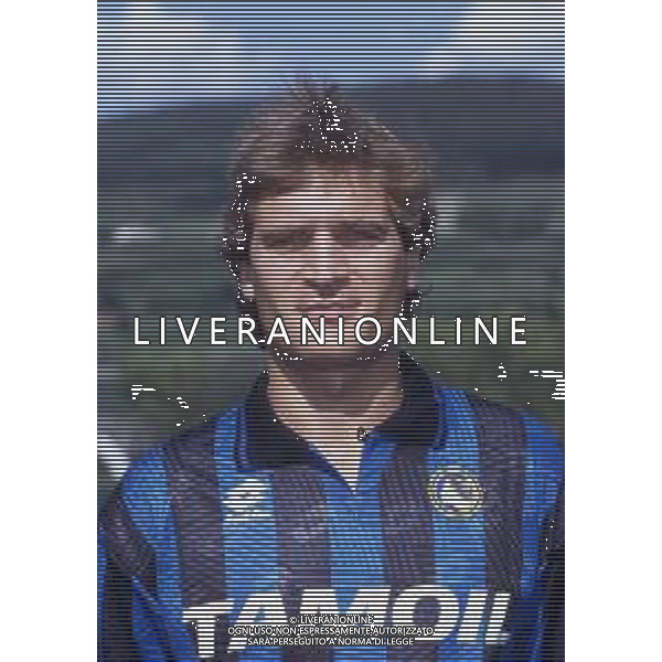 RETROSPETTIVA MAURO VALENTINI CALCIATORE NELLA FOTO MAURO VALENTINI CON LA MAGLIA DELL\'ATALANTA CALCIO AG ALDO LIVERANI SAS