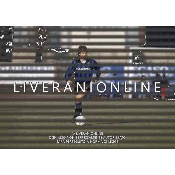 RETROSPETTIVA MAURO VALENTINI CALCIATORE NELLA FOTO MAURO VALENTINI CON LA MAGLIA DELL\'ATALANTA CALCIO AG ALDO LIVERANI SAS