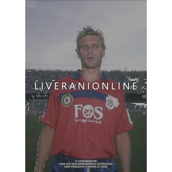 RETROSPETTIVA MAURO VALENTINI CALCIATORE NELLA FOTO MAURO VALENTINI CON LAMAGLIA DEL CAGLIARI AG ALDO LIVERANI SAS