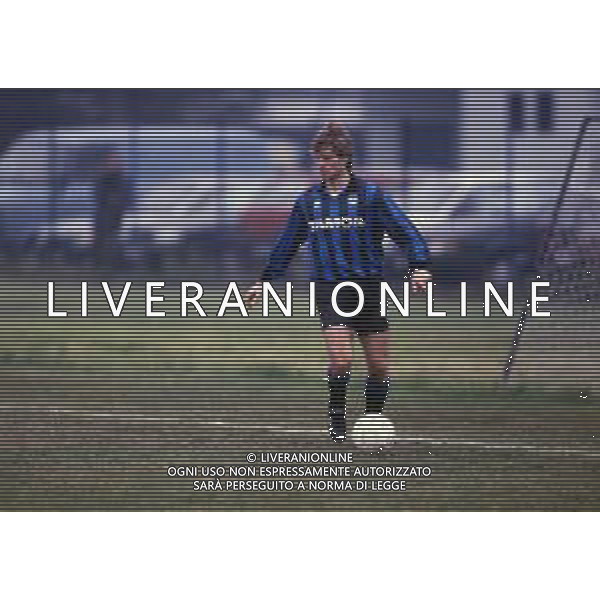RETROSPETTIVA MAURO VALENTINI CALCIATORE NELLA FOTO MAURO VALENTINI CON LA MAGLIA DELL\'ATALANTA CALCIO AG ALDO LIVERANI SAS