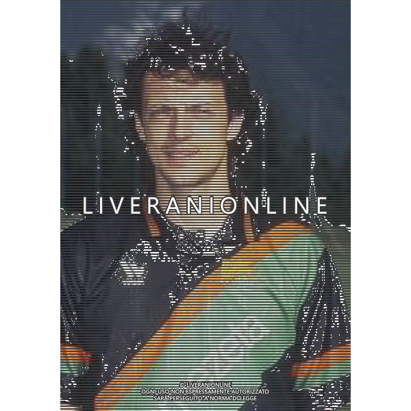 RETROSPETTIVA ZANUTTA MICHELE CALCIATORE NELLA FOTO MICHELE ZANUTTA CON LA MAGLIA DEL VENEZIA CALCIO AG ALDO LIVERANI SAS