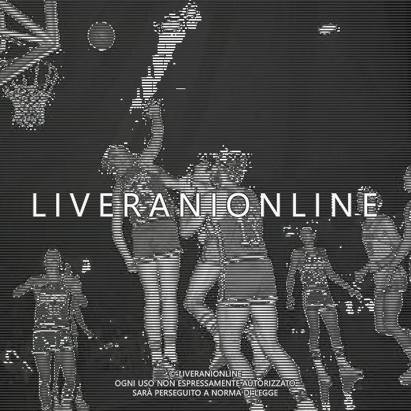 1974-1975 CAMPIONATO DI BASKET SERIE A FORST-IGNIS NELLA FOTO AZIONE DI GIOCO AG ALDO LIVERANI SAS
