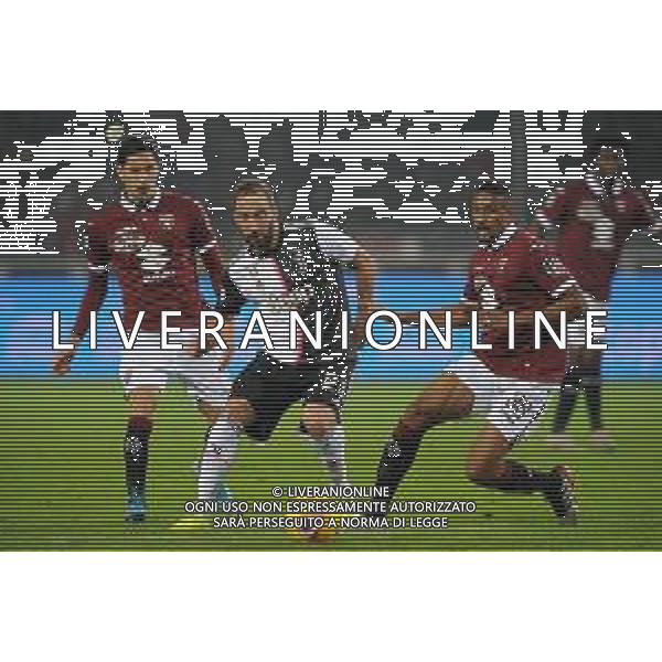 Torino 02.10.2019 Stadio Grande Torino Torino vs Juventus Campionato Serie A 2019/2020 ©Viganti/Agenzia Aldo Liverani Nella foto: gonzalo higuain e gleison bremer ©/AGENZIA ALDO LIVERANI Sas