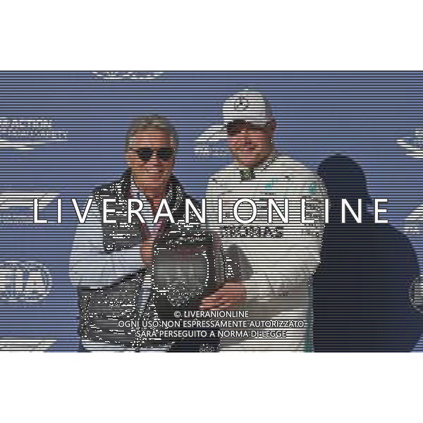 Valtteri Bottas (FIN) Mercedes AMG F1 receives the Pirelli Pole Position Award from Mario Andretti (USA). 02.11.2019. Formula 1 World Championship, Rd 19, United States Grand Prix, Austin, Texas, USA, Qualifying Day. @/AGENZIA ALDO LIVERANI Sas - ITALY ONLY EDITORIAL USE ONLY - - GP F1 USA PROVE UFFICIALI QUALIFICHE AUSTIN 02.11.2019