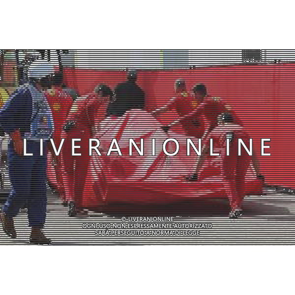 The Ferrari SF90 of Charles Leclerc (MON) Ferrari covered by mechanics in the third practice session. 02.11.2019. Formula 1 World Championship, Rd 19, United States Grand Prix, Austin, Texas, USA, Qualifying Day. @/AGENZIA ALDO LIVERANI Sas - ITALY ONLY EDITORIAL USE ONLY - - GP F1 USA PROVE UFFICIALI QUALIFICHE AUSTIN 02.11.2019