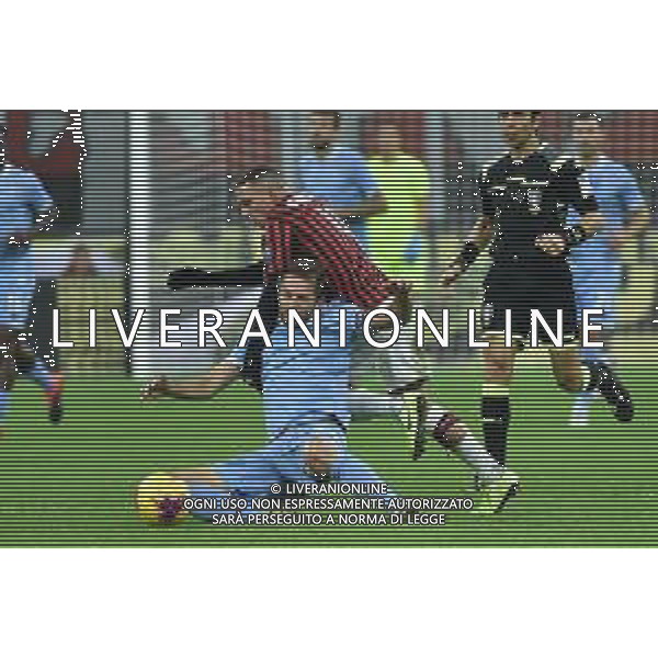 Bennacer atterra Lulic Milan vs Lazio Campionato Serie A TIM - 11° giornata Milano 3-11-2019 Stadio Giuseppe Meazza - San Siro foto Roberto Garavaglia - ag. Aldo Liverani sas