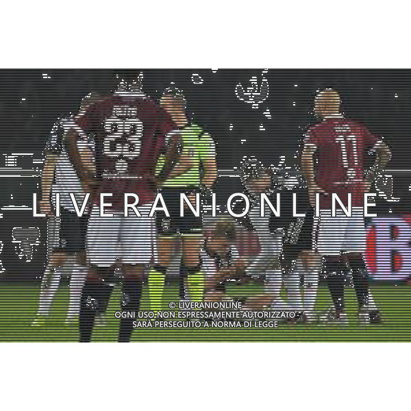 Torino 2.11.2019 Stadio Grande Torino ©Falzone/Agenzia Aldo Liverani Torino vs Juventus Serie A Tim 2019-20120 Nella foto : MATTHIJS DE LIGT ALLE PRESE CON LE SUE LENTI A CONTATTO
