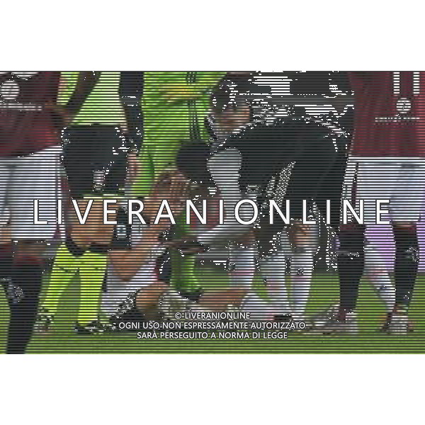Torino 2.11.2019 Stadio Grande Torino ©Falzone/Agenzia Aldo Liverani Torino vs Juventus Serie A Tim 2019-20120 Nella foto : MATTHIJS DE LIGT ALLE PRESE CON LE SUE LENTI A CONTATTO