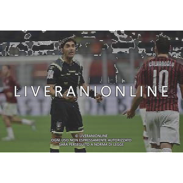 l’arbitro Gianpaolo Calvarese di Teramo DX discute con Manuel Lazzari (Lazio) SX Milan vs Lazio Campionato Serie A TIM - 11° giornata Milano 3-11-2019 Stadio Giuseppe Meazza - San Siro foto Roberto Garavaglia - ag. Aldo Liverani sas