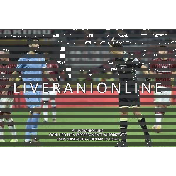 Luis Alberto (Lazio) SX e sulla DX l’arbitro Gianpaolo Calvarese di Teramo Milan vs Lazio Campionato Serie A TIM - 11° giornata Milano 3-11-2019 Stadio Giuseppe Meazza - San Siro foto Roberto Garavaglia - ag. Aldo Liverani sas