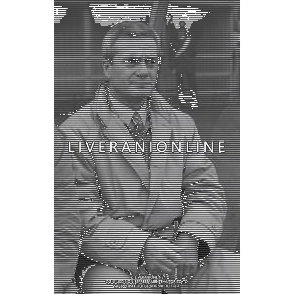 RETROSPETTIVA LUIGI SIMONI ALLENATORE NELLA FOTO LUIGI SIMONI ALLENATORE CREMONESE CALCIO 1992-1993 AG ALDO LIVERANI SAS 