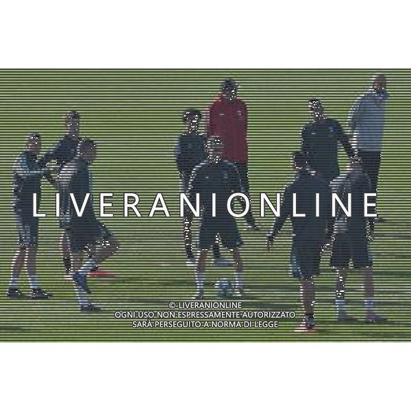 Torino 5.11.2019 Juventus Training Center Continassa ©Falzone/Agenzia Aldo Liverani Allenamento pre partita di Champions league Juventus vs Lokomotiv Mosca Nella foto: Maurizio Sarri osserva l\'allenamento della Juventus