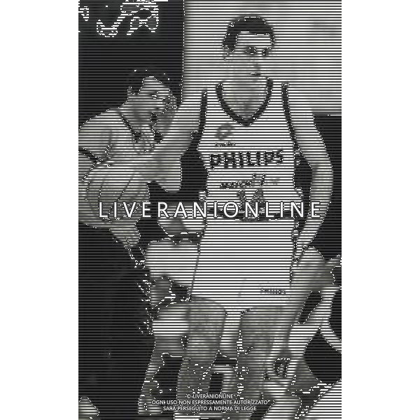 RETROSPETTIVA PIERO MONTECCHI BASKET NELLA FOTO PIERO MONTECCHI CON LA MAGLIA DELLA PHILIPS MILANO AG ALDO LIVERANI SAS