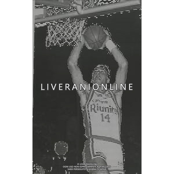 RETROSPETTIVA PIERO MONTECCHI BASKET NELLA FOTO PIERO MONTECCHI CON LA MAGLIA DELLA CANTINE RIUNITE REGGIO EMILIA FOTO CODAZZI-AG ALDO LIVERANI SAS