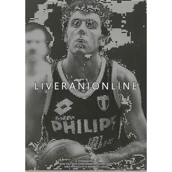 RETROSPETTIVA PIERO MONTECCHI BASKET NELLA FOTO PIERO MONTECCHI CON LA MAGLIA DELLA PHILIPS MILANO AG ALDO LIVERANI SAS