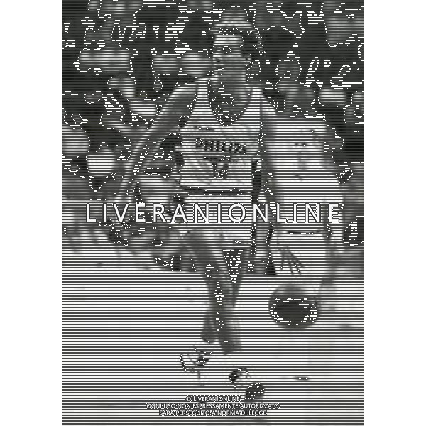 RETROSPETTIVA PIERO MONTECCHI BASKET NELLA FOTO PIERO MONTECCHI CON LA MAGLIA DELLA PHILIPS MILANO AG ALDO LIVERANI SAS
