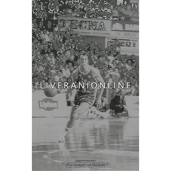 RETROSPETTIVA PIERO MONTECCHI BASKET NELLA FOTO PIERO MONTECCHI CON LA MAGLIA DELLA NAZIONALE ITALIANA AG ALDO LIVERANI SAS