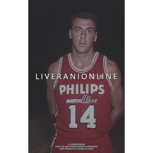 RETROSPETTIVA PIERO MONTECCHI BASKET NELLA FOTO PIERO MONTECCHI CON LA MAGLIA DELLA PHILIPS MILANO AG ALDO LIVERANI SAS