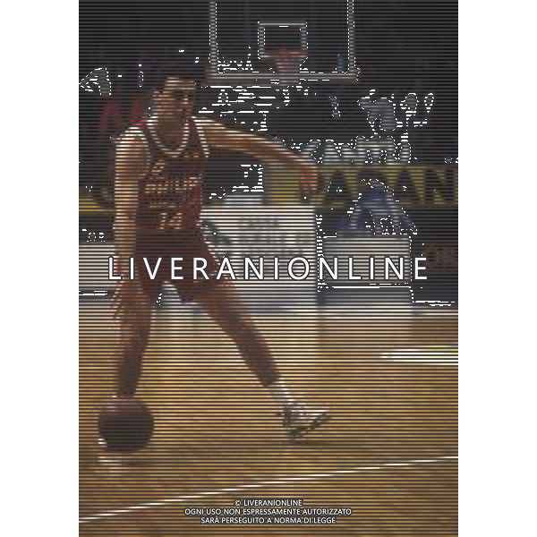 RETROSPETTIVA PIERO MONTECCHI BASKET NELLA FOTO PIERO MONTECCHI CON LA MAGLIA DELLA PHILIPS MILANO AG ALDO LIVERANI SAS